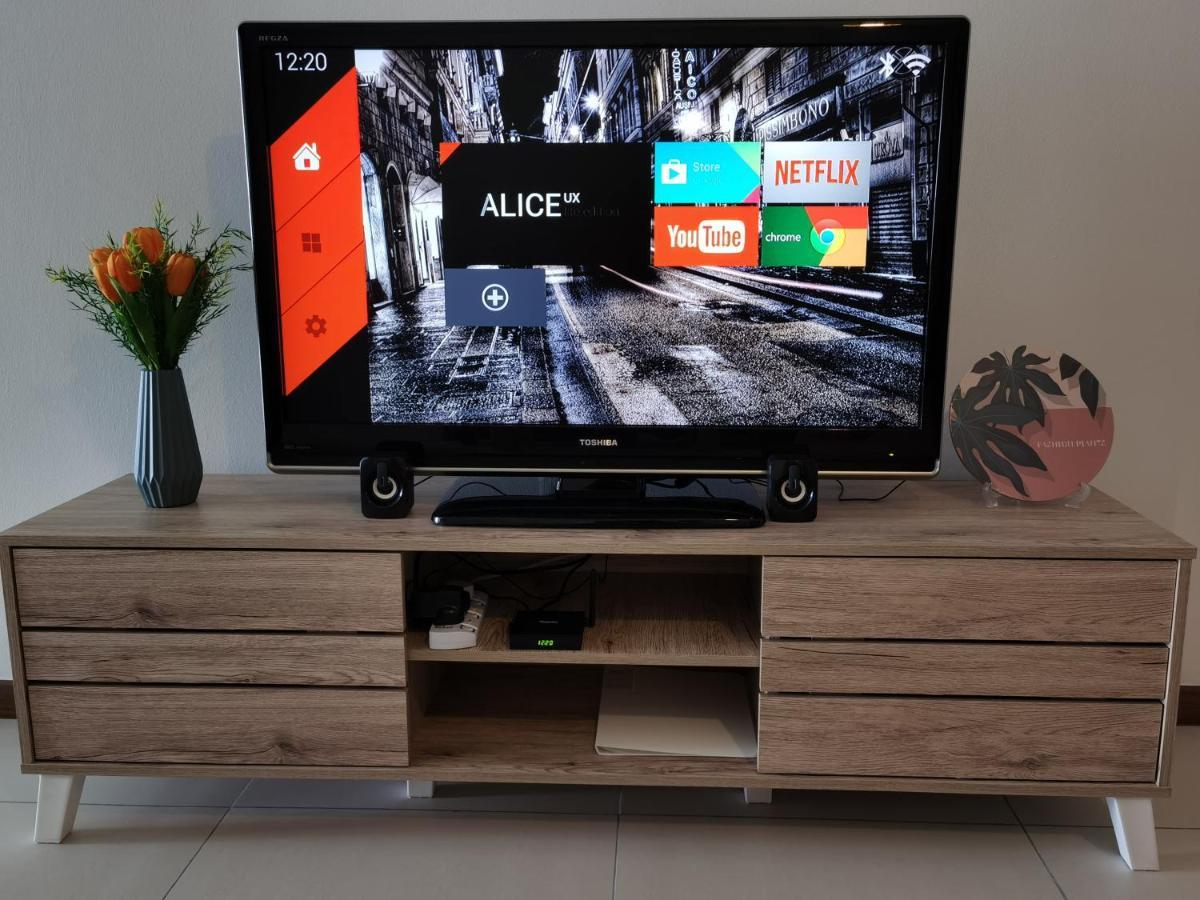 Landmark Stunning High Floor Coast View Studio #Netflix #Fast Wifi Tanjung Tokong Dış mekan fotoğraf