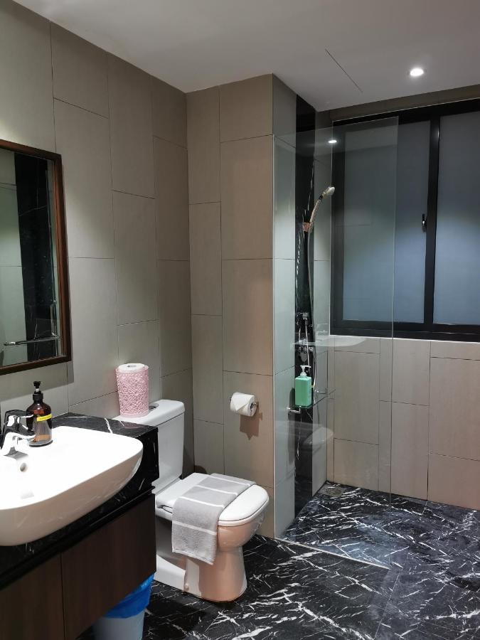 Landmark Stunning High Floor Coast View Studio #Netflix #Fast Wifi Tanjung Tokong Dış mekan fotoğraf
