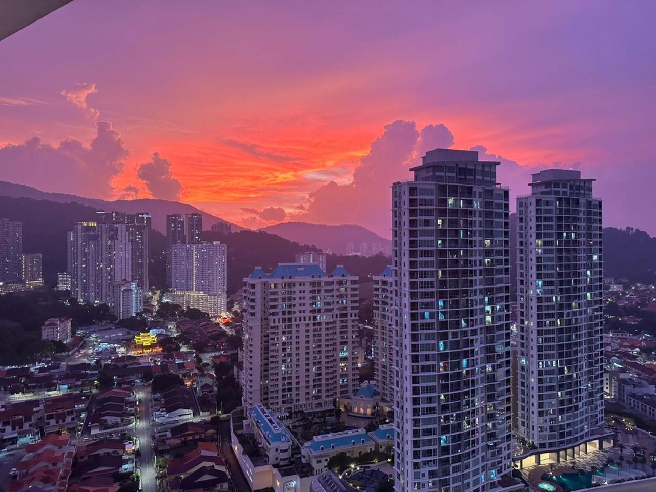 Landmark Stunning High Floor Coast View Studio #Netflix #Fast Wifi Tanjung Tokong Dış mekan fotoğraf